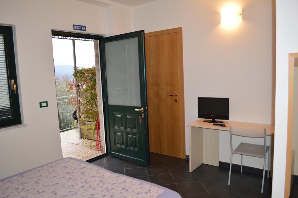 Affittacamere Arabafenice Vezzano Ligure Bagian luar foto