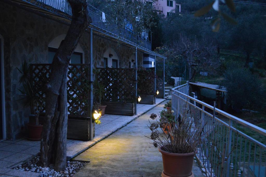 Affittacamere Arabafenice Vezzano Ligure Bagian luar foto
